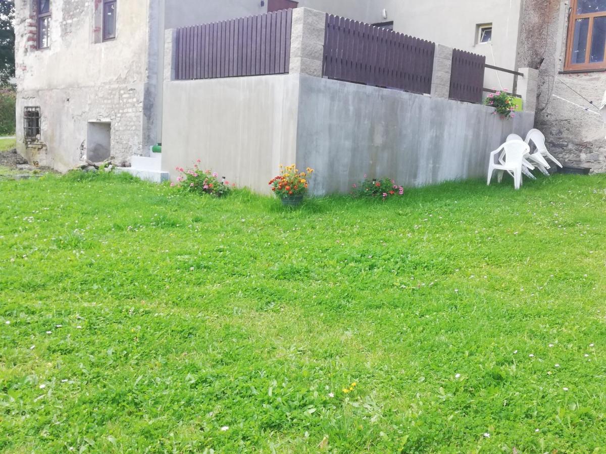 Apartman Petra Kovarska Exterior photo